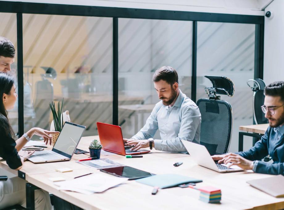 Recruter un collaborateur ou plus - Prendre RDV