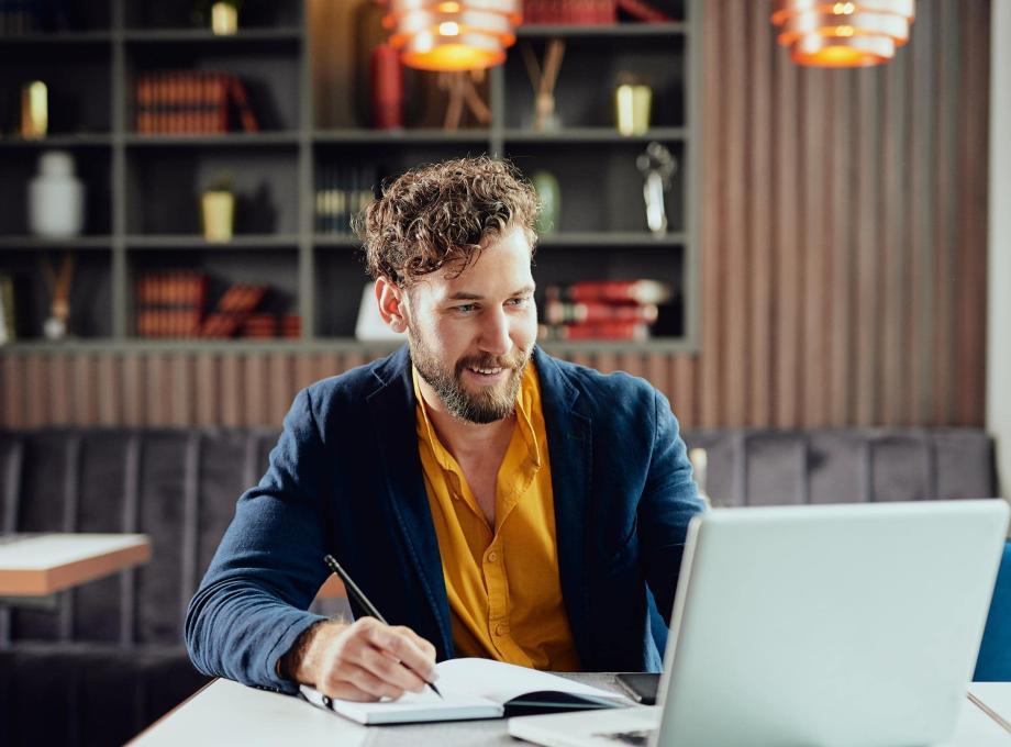 Estimez le montant des vos cotisations sociales avec notre simulateur - UCM